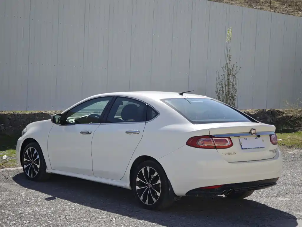 Fiat Viaggio 2015 — фото 4