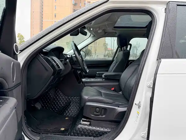 Land Rover Discovery 2020