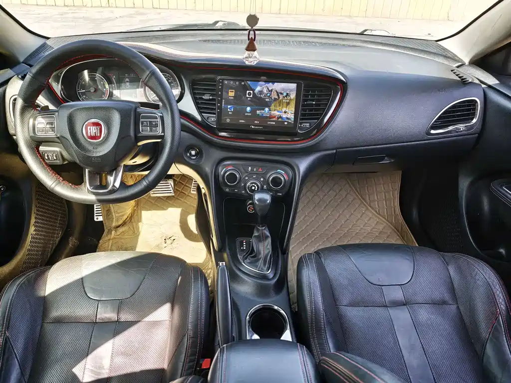 Fiat Viaggio 2015 — фото 7