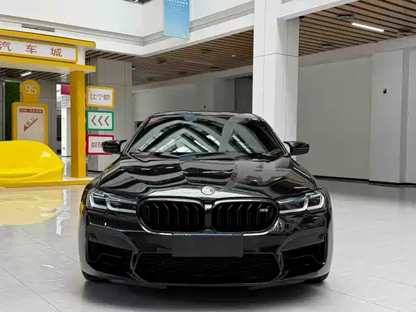 BMW M5 2021