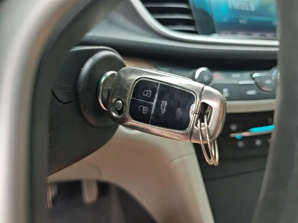 Buick Excelle 2015 — фото 9
