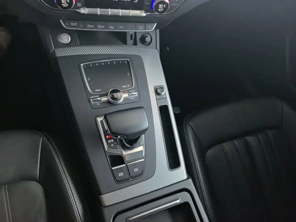 Audi Q5L 2021 — фото 14