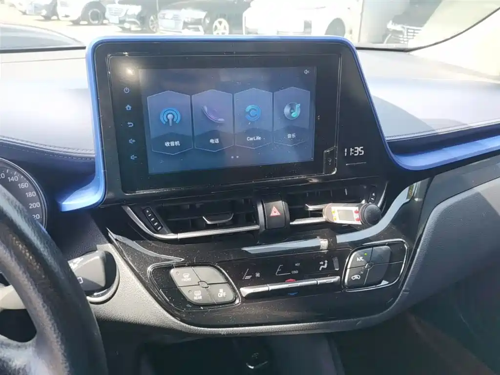Toyota C-HR 2022 — фото 13