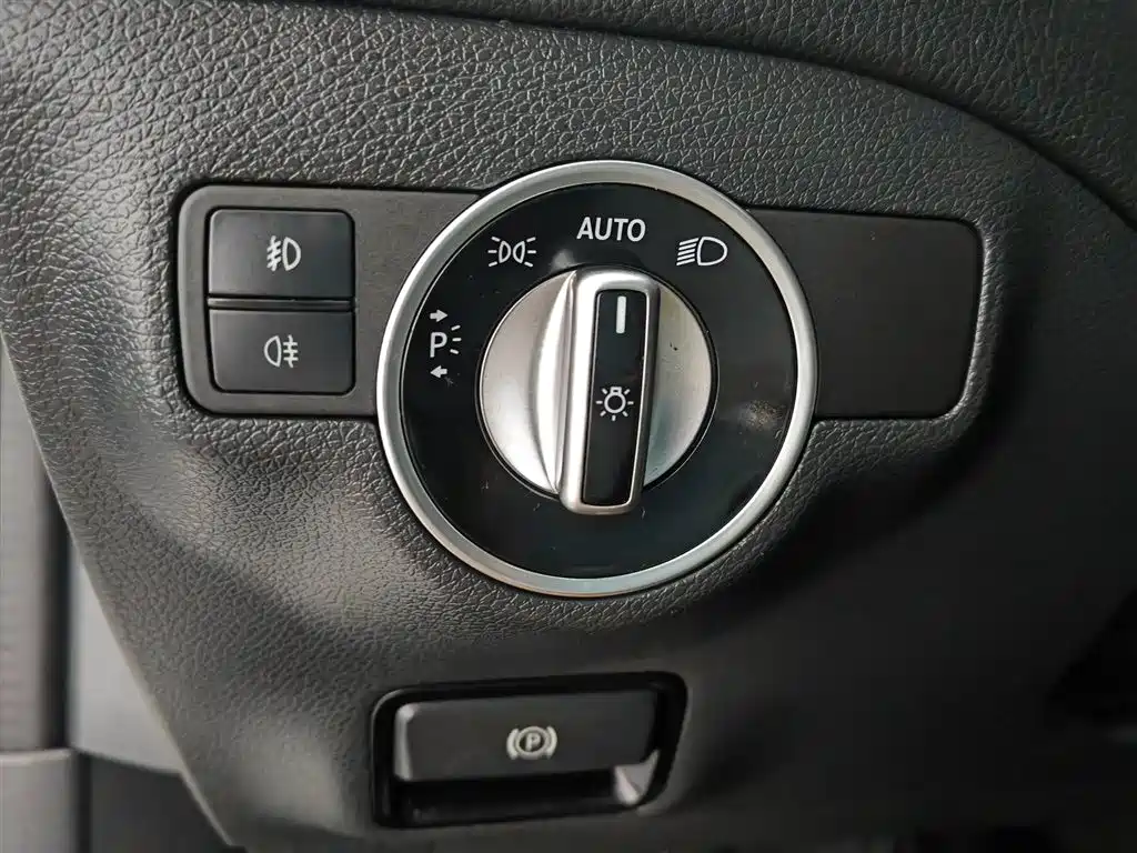 Mercedes-Benz GLA 2017 — фото 21