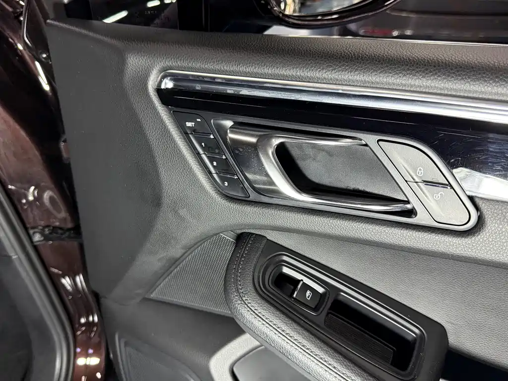 Porsche Macan 2015 — фото 16