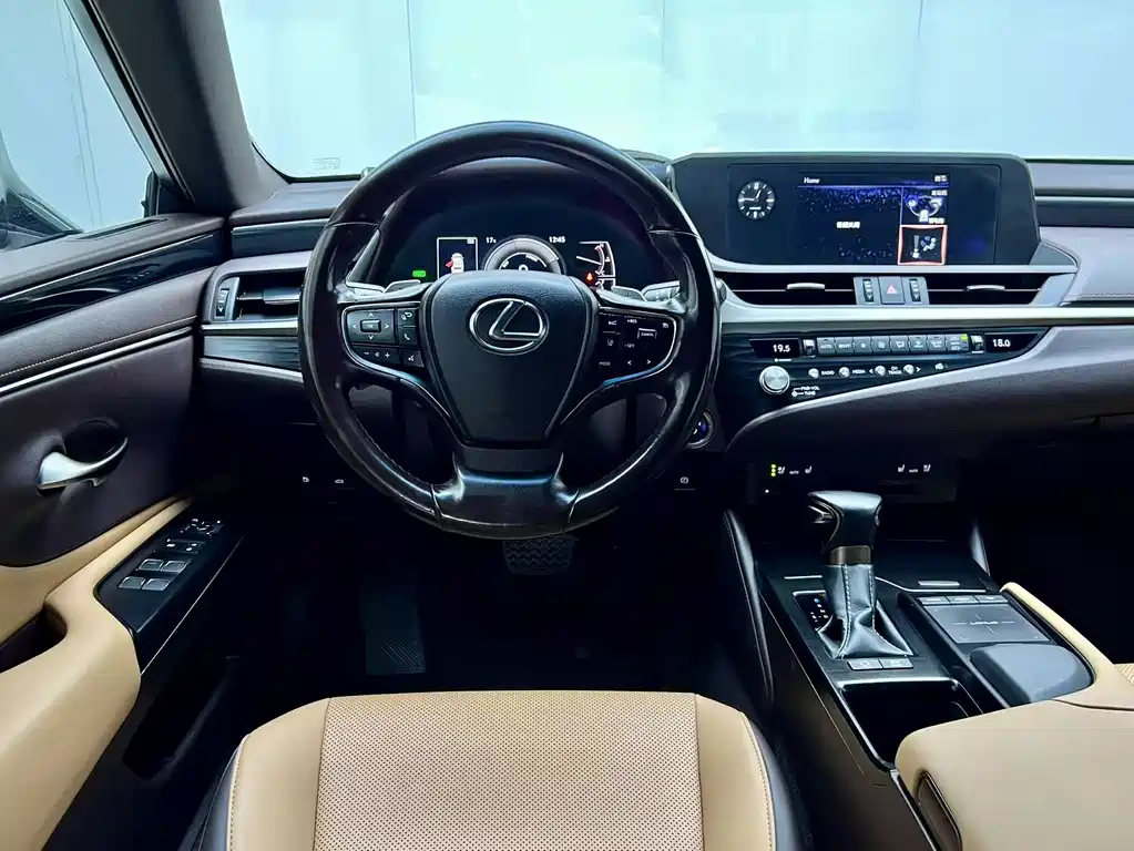 Lexus ES 2020 — фото 10