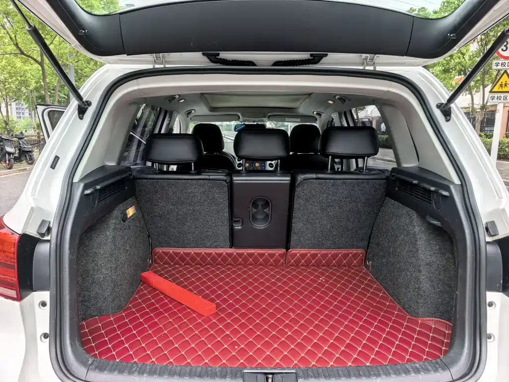 Volkswagen Tiguan 2016 — фото 18
