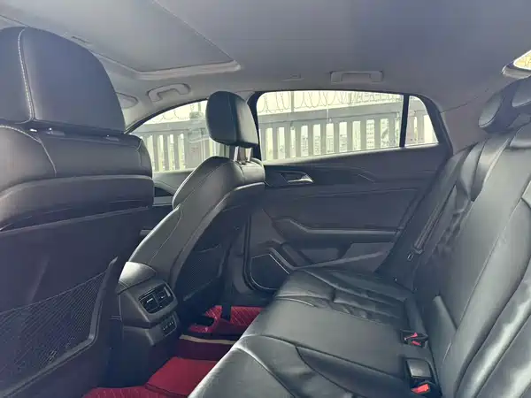 Hongqi H5 2020