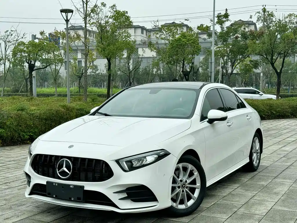 Mercedes-Benz A-Class 2019 — фото 1