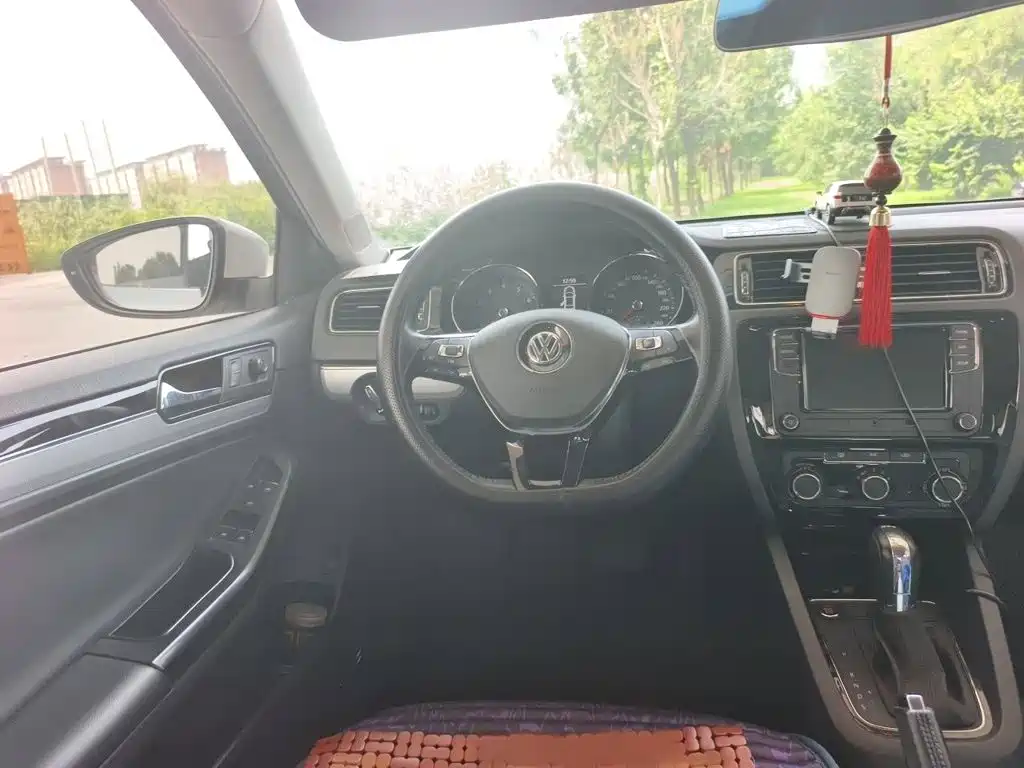 Volkswagen Sagitar 2019