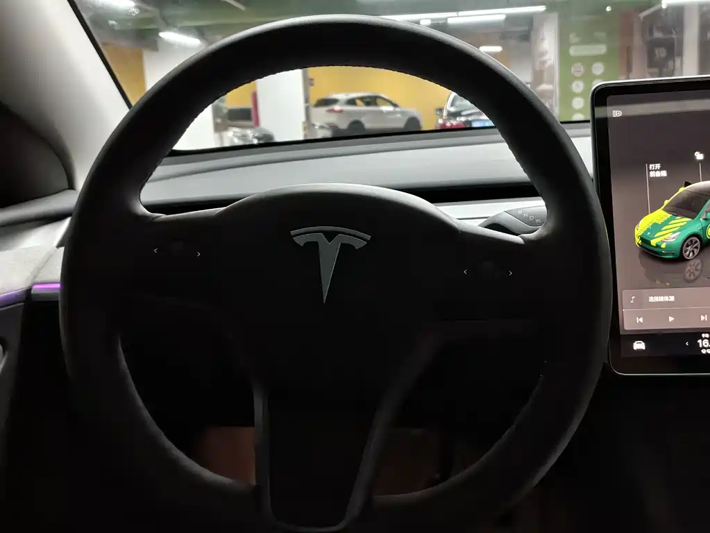 Tesla Model Y 2024 — фото 13