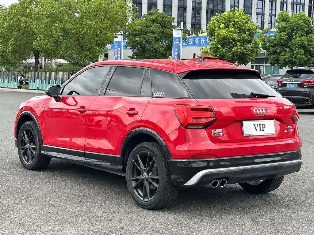 Audi Q2L 2020 — фото 7