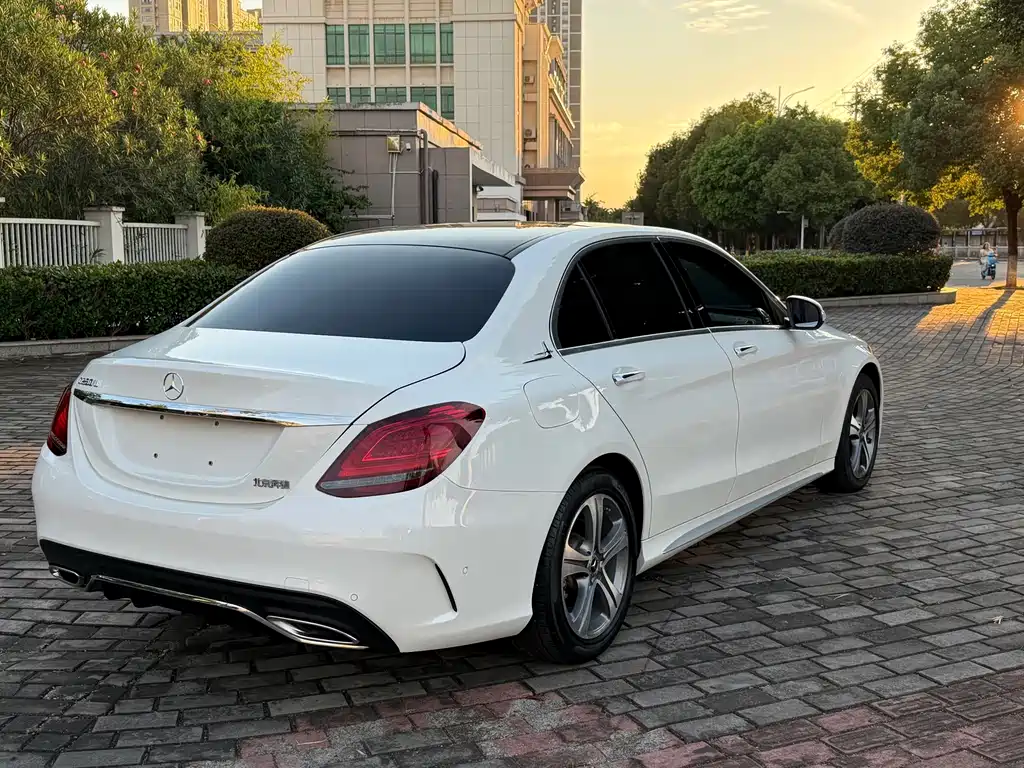 Mercedes-Benz C-Class 2020 — фото 12