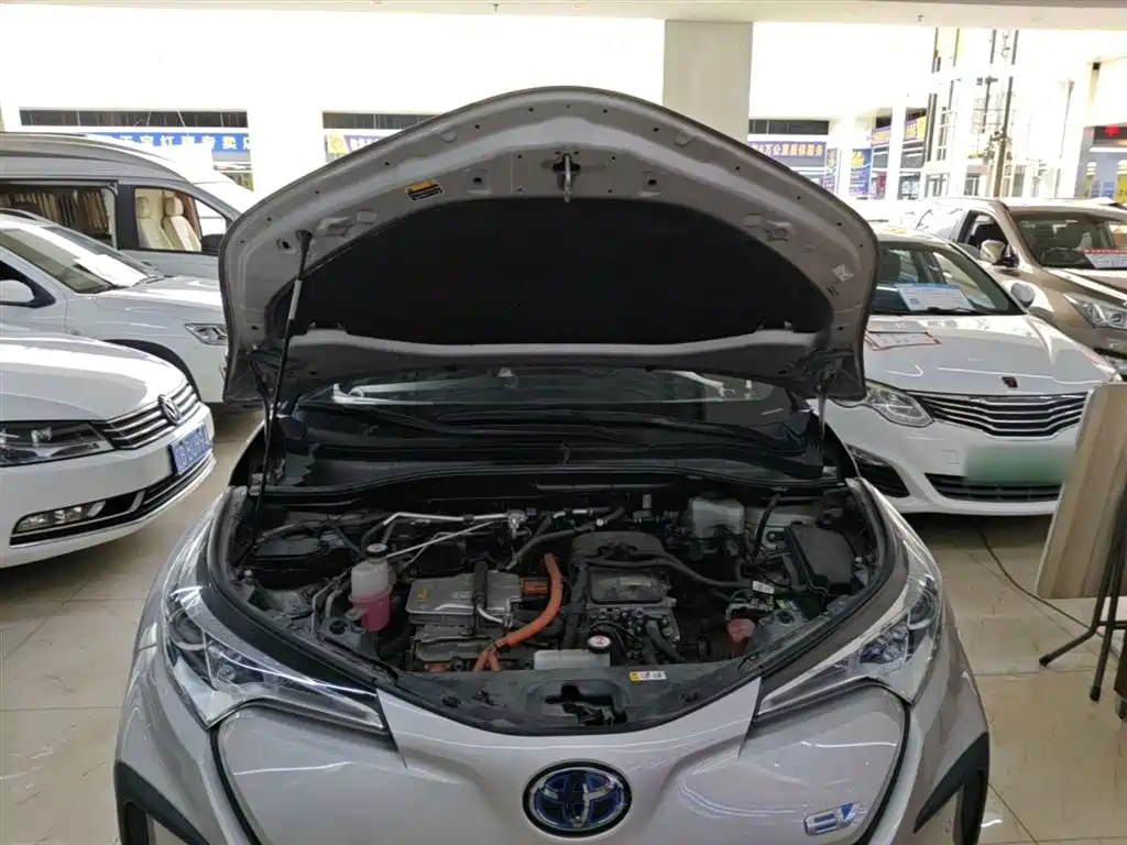 Toyota C-HR EV 2021 — фото 16