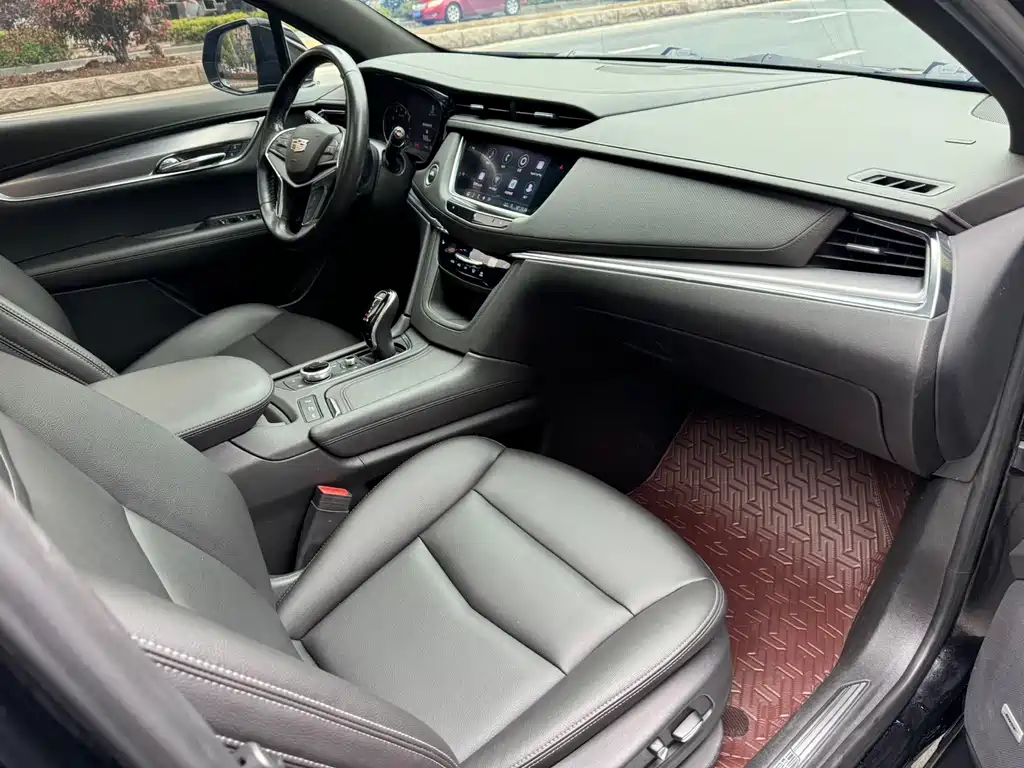 Cadillac XT5 2019 — фото 10
