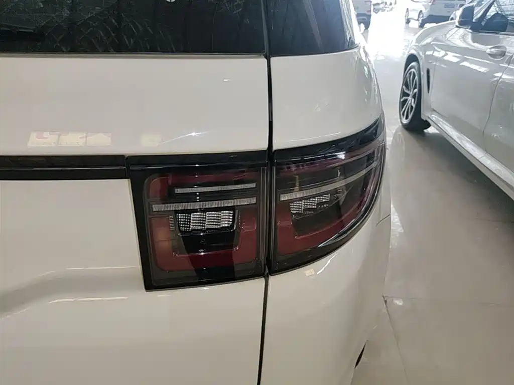 Land Rover Discovery Sport 2020 — фото 8