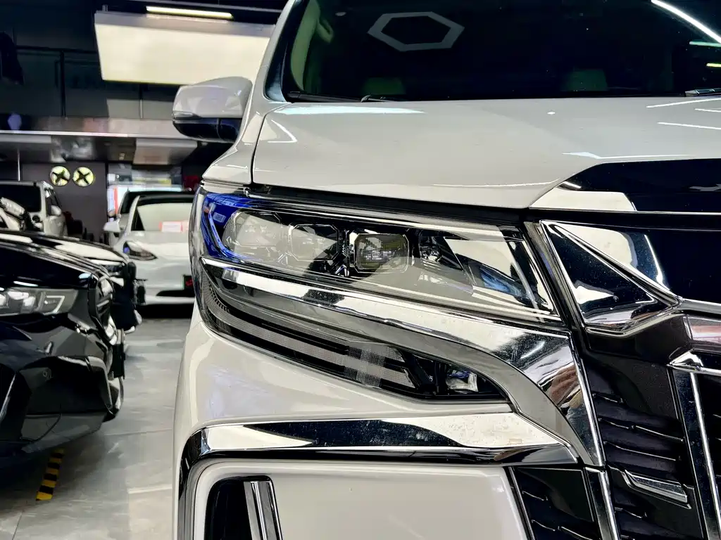 Toyota Alphard 2017 — фото 7