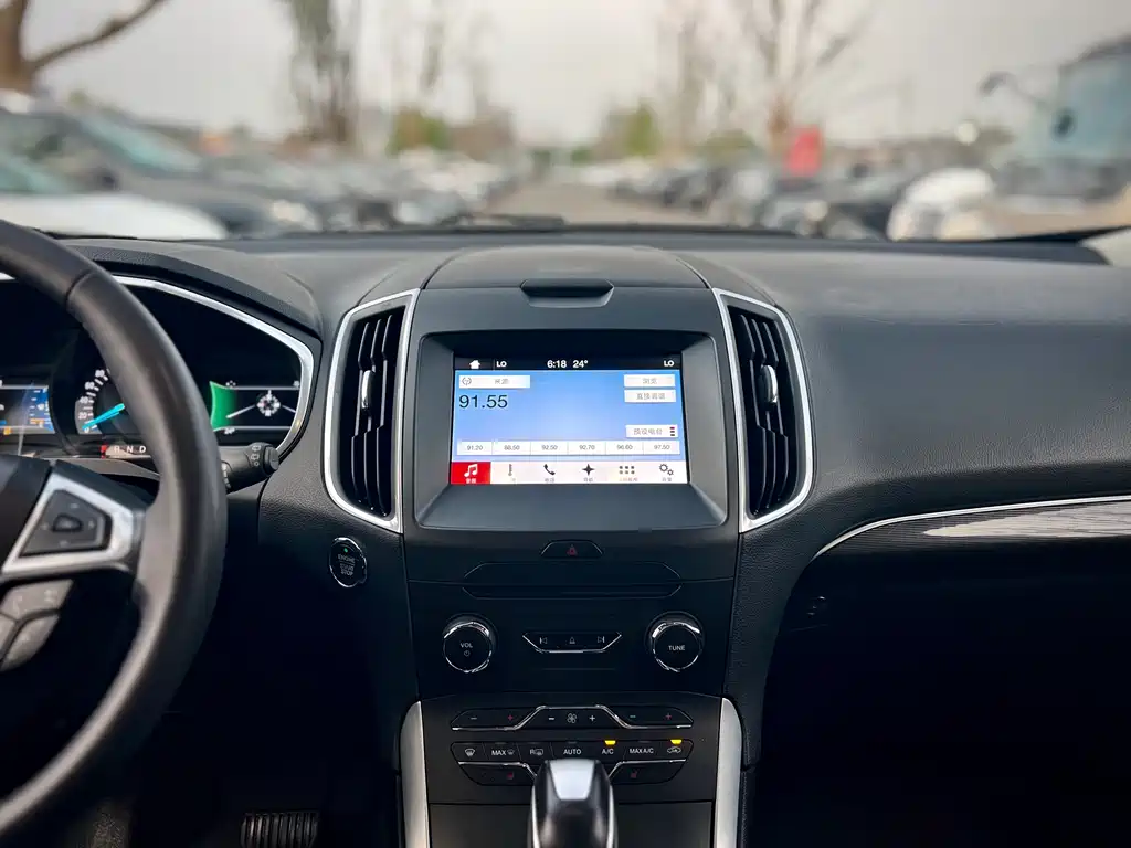 Ford Edge 2017 — фото 14
