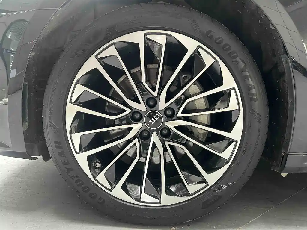 Audi A7L 2024 — фото 2