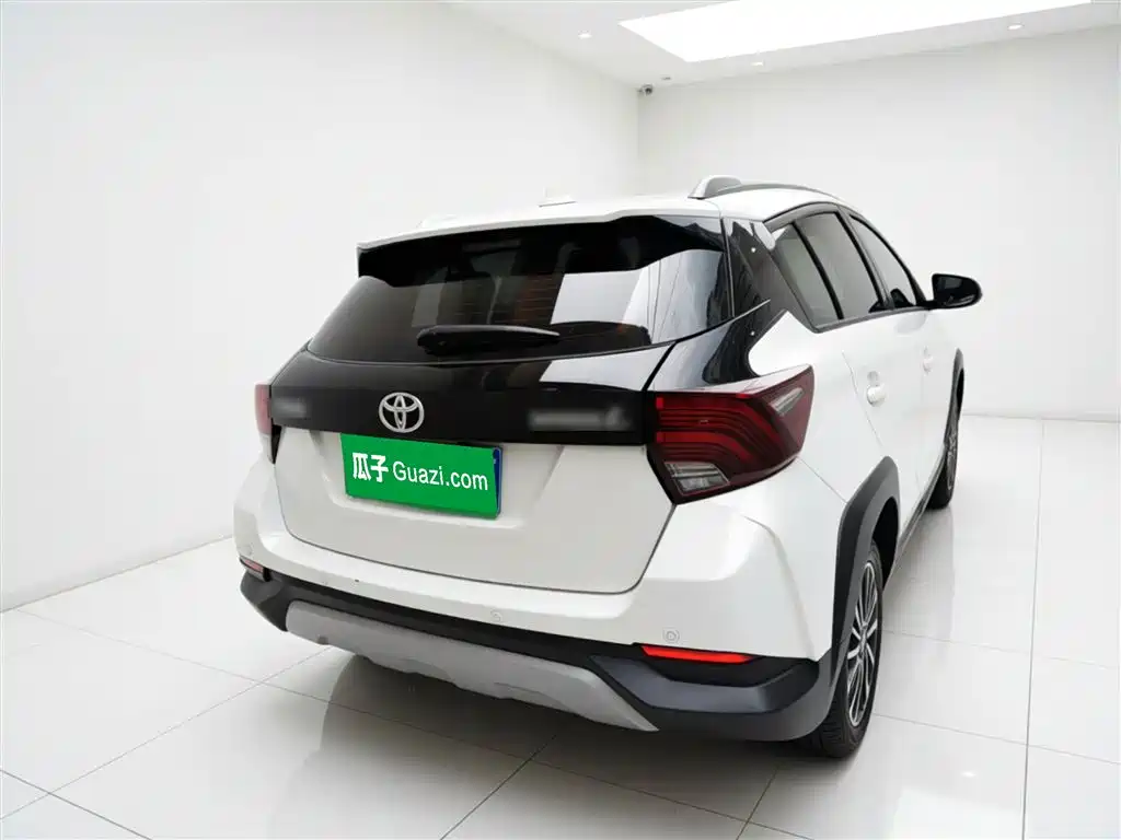 Toyota Yaris L 2021
