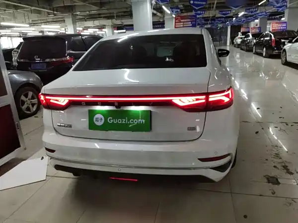 Geely Emgrand 2023