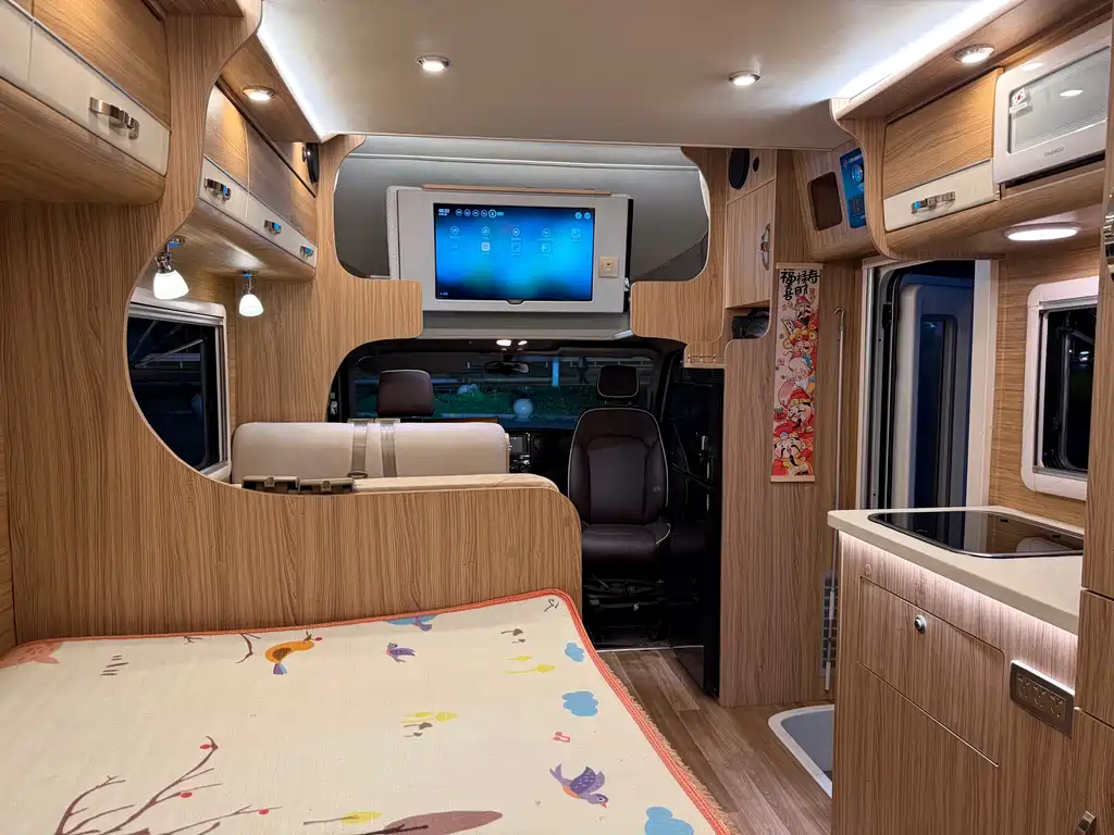 IVECO Ousheng 2019 — фото 6