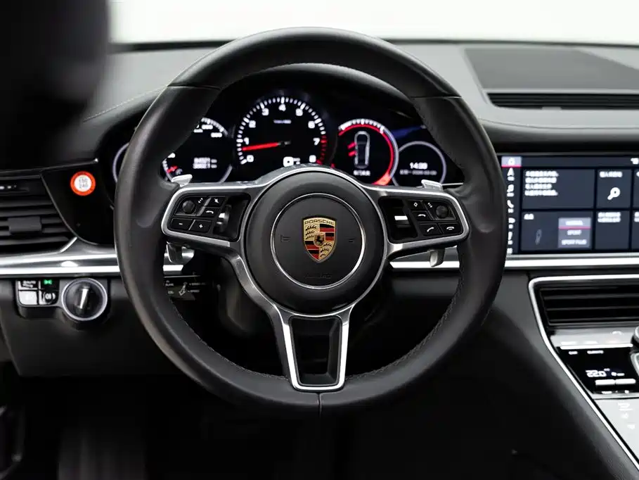 Porsche Panamera 2020 — фото 14