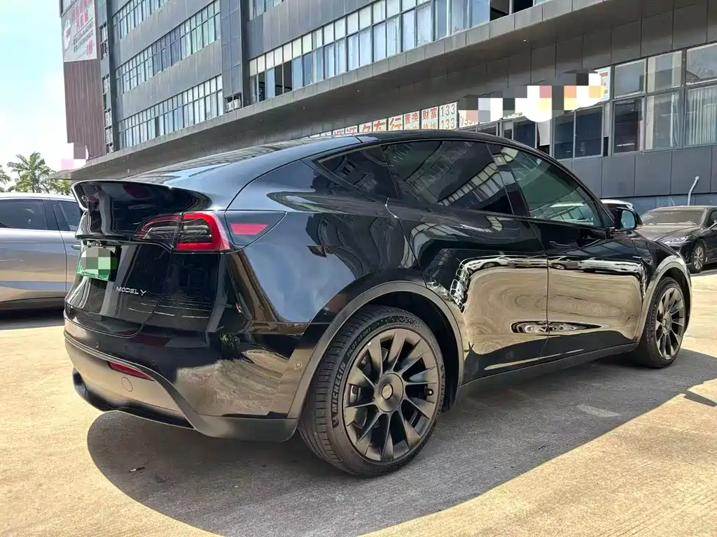 Tesla Model Y 2022 — фото 7