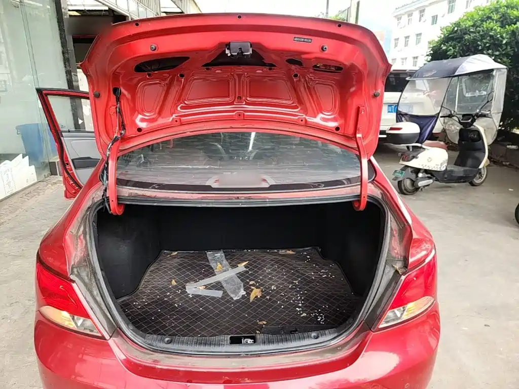 Hyundai Verna 2015 — фото 19