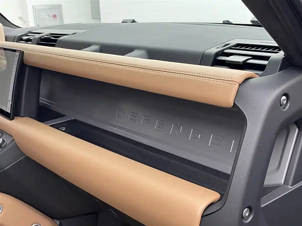 Land Rover Defender 2025 — фото 26