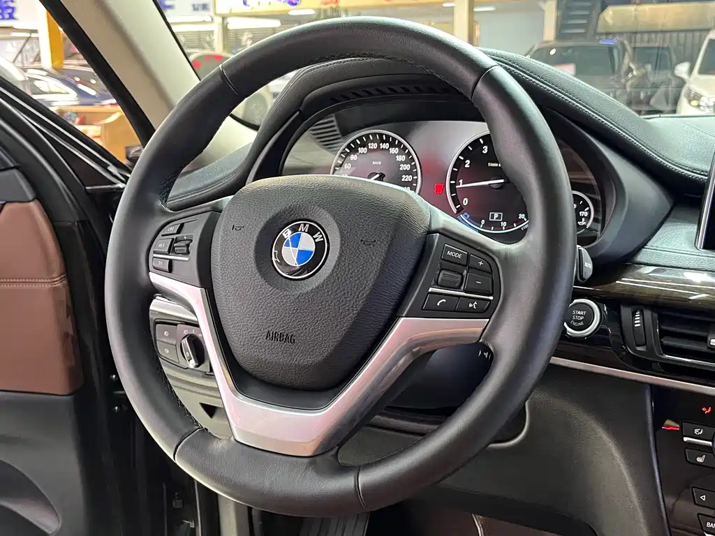 BMW X6 2017 — фото 19