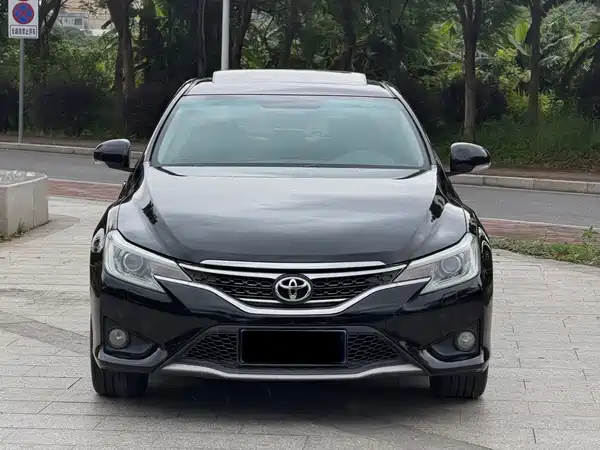 Toyota Reiz 2014