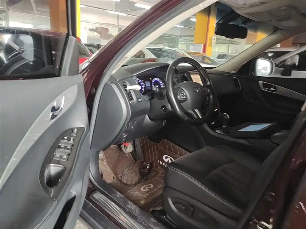 Infiniti QX50 2015 — фото 16