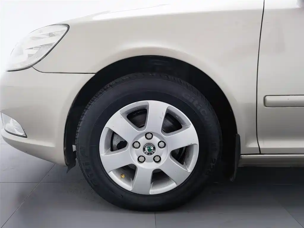 Skoda Octavia 2011 — фото 17