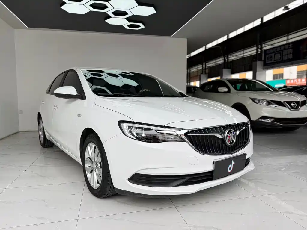 Buick Excelle 2022 — фото 3