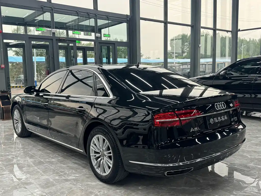 Audi A8 2015 — фото 4