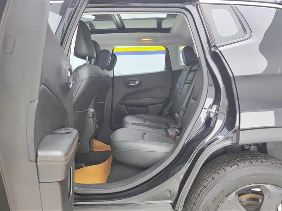 Jeep Compass 2020 — фото 11