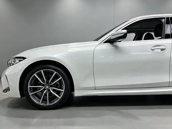 BMW 3 Series 2025