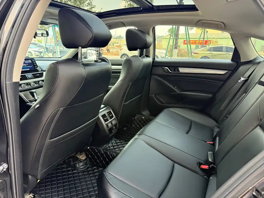 Honda Accord 2020 — фото 11
