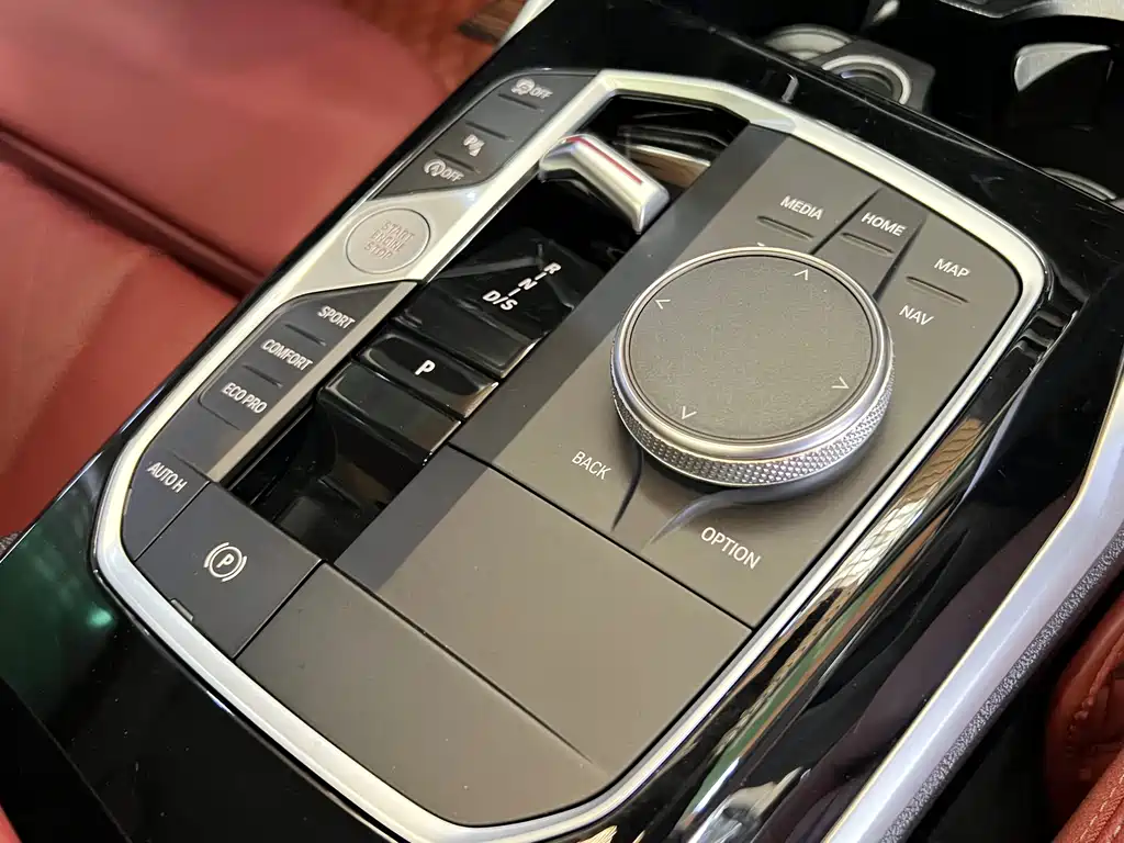 BMW 3 Series 2024 — фото 13
