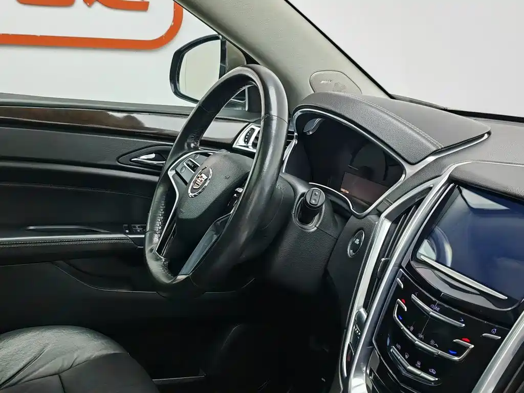 Cadillac SRX 2014 — фото 22