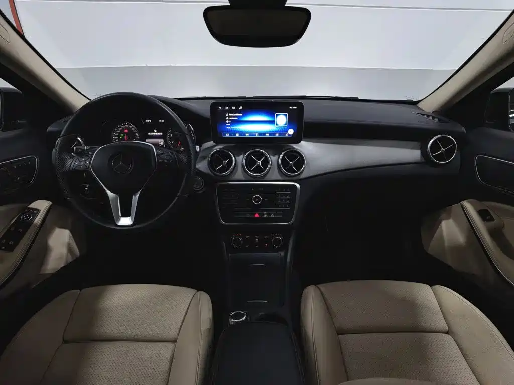 Mercedes-Benz GLA 2016