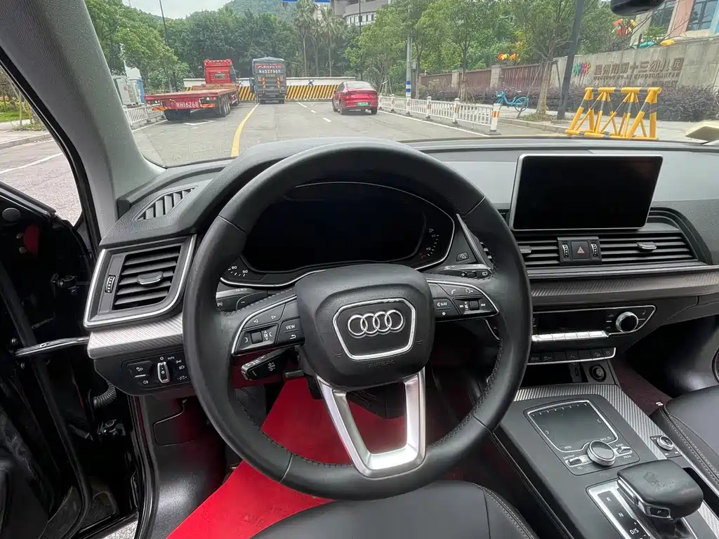 Audi Q5L 2019 — фото 14