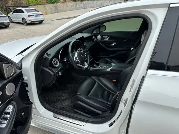 Mercedes-Benz C-Class 2021