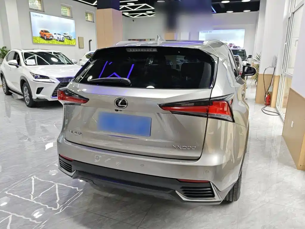 Lexus NX 2020 — фото 7