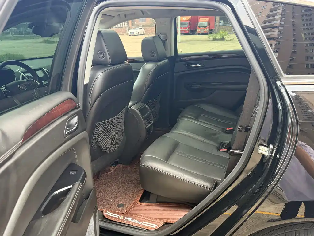 Cadillac SRX 2015 — фото 11