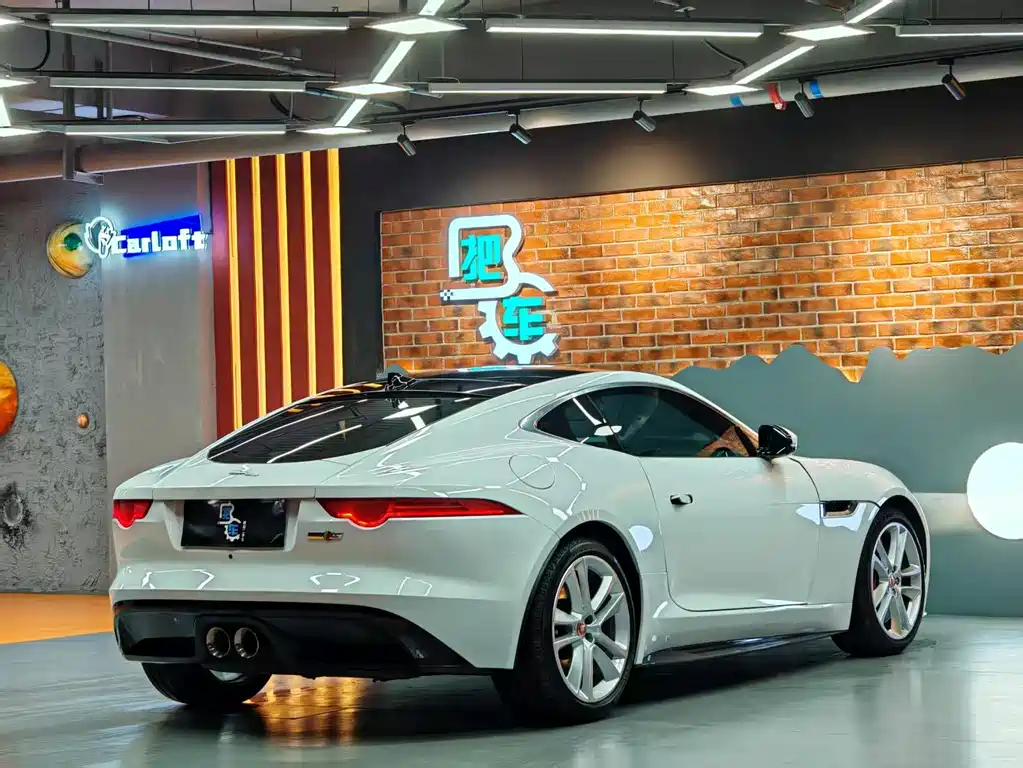 Jaguar F-TYPE 2015 — фото 11