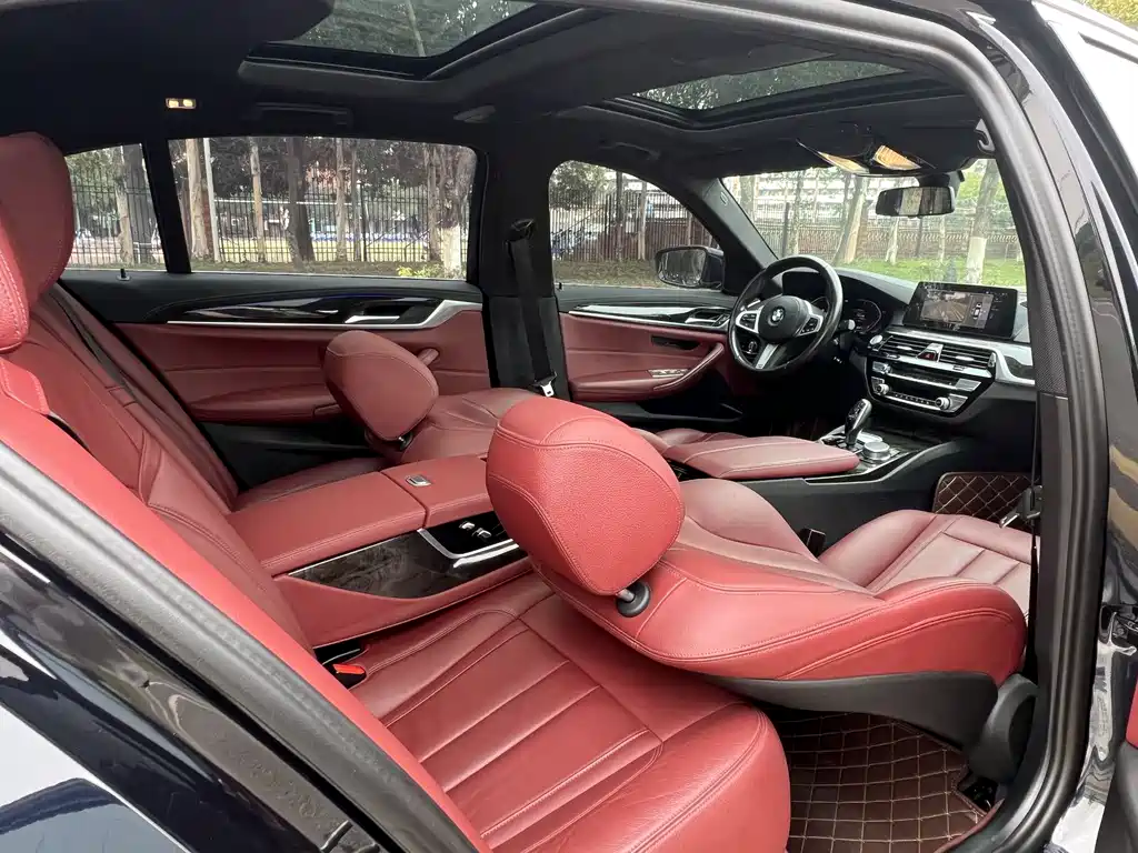 BMW 5 Series 2020 — фото 13