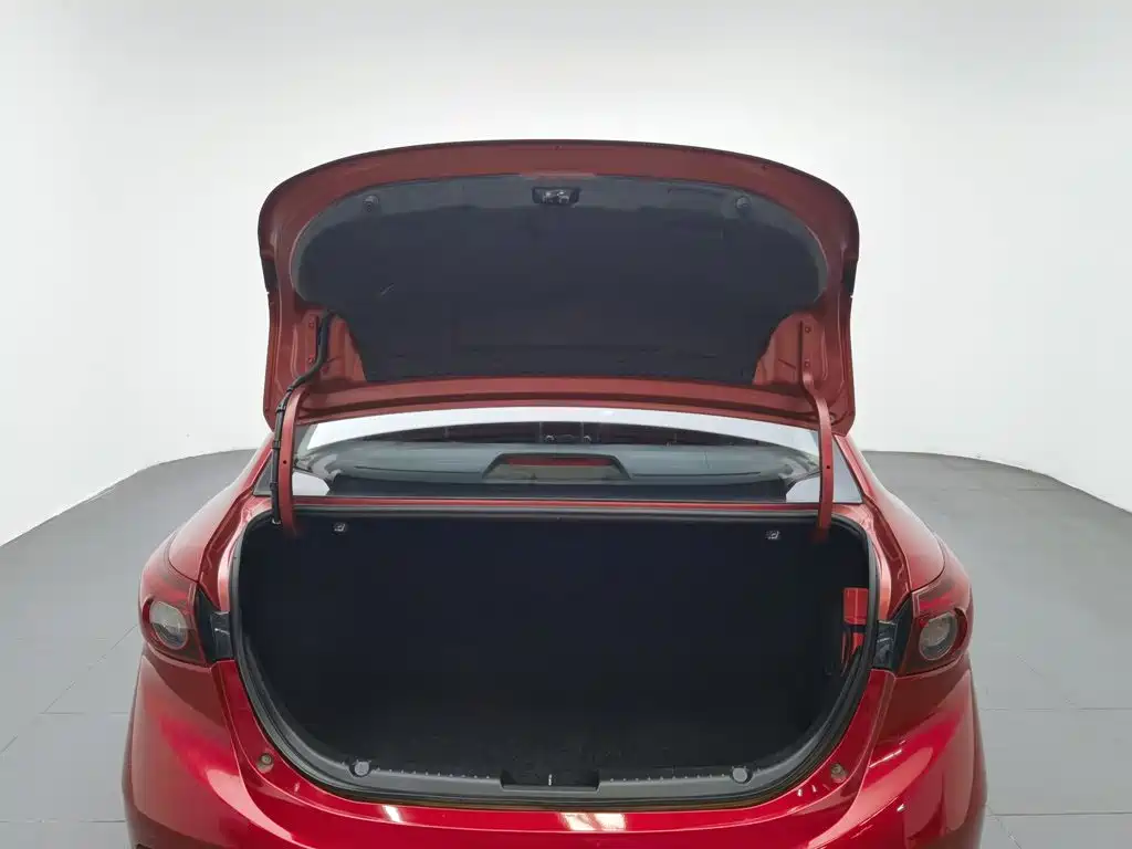 Mazda 3 Axela 2017 — фото 16