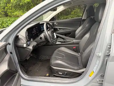 Hyundai Elantra 2022